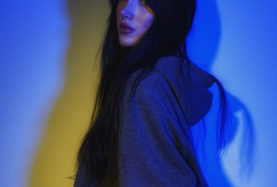 BUSE GÖRMÜŞ İDDİALI GELİYOR