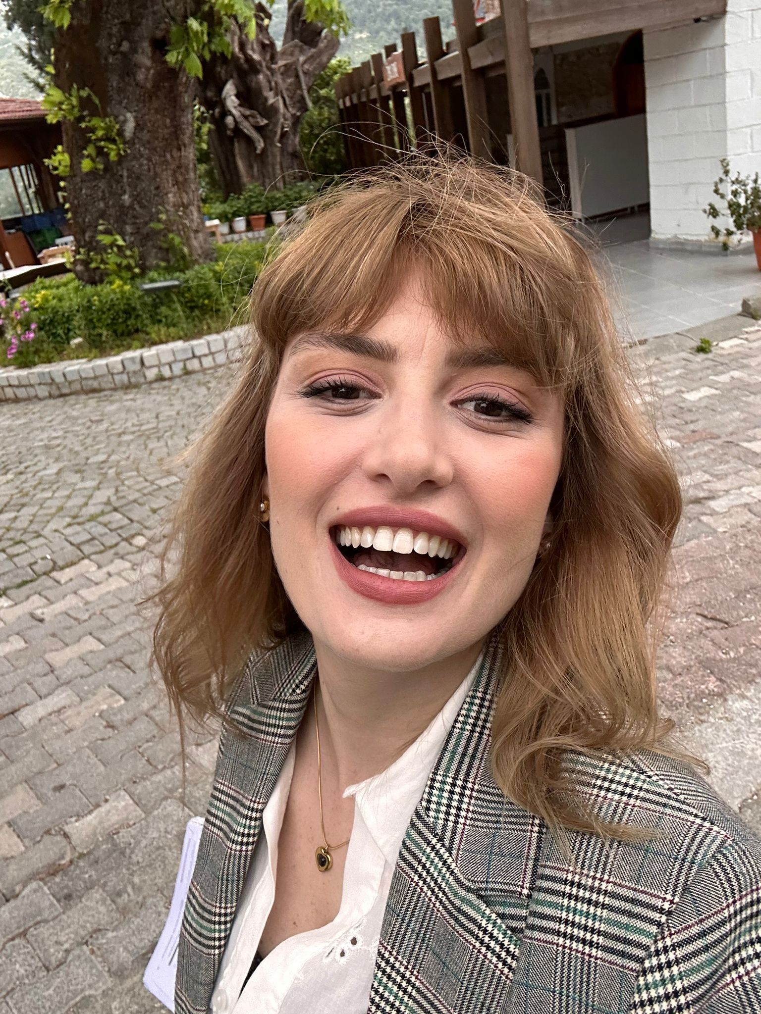 HAYIRSEVER OYUNCU PELİN ORHUNER