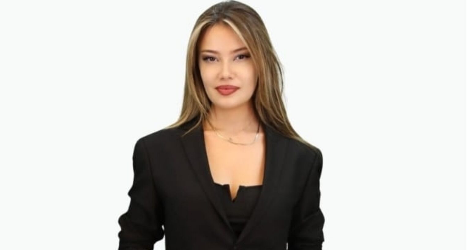 NUR ELA AŞAR GENÇ KADIN GİRİŞİMCİ ÖDÜLÜNE LAYIK GÖRÜLDÜ